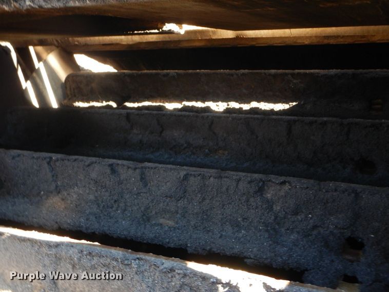 image for item DJ2350 1999 Cedarapids MS-3 shuttle buggy material transfer unit