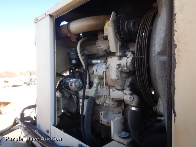 image for item DJ2350 1999 Cedarapids MS-3 shuttle buggy material transfer unit