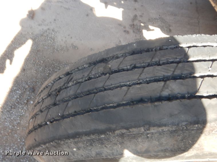 image for item DJ2350 1999 Cedarapids MS-3 shuttle buggy material transfer unit