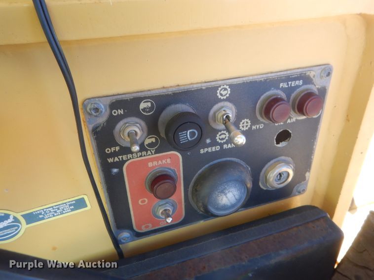 image for item DJ2357 2000 Hypac C530AH  pneumatic roller