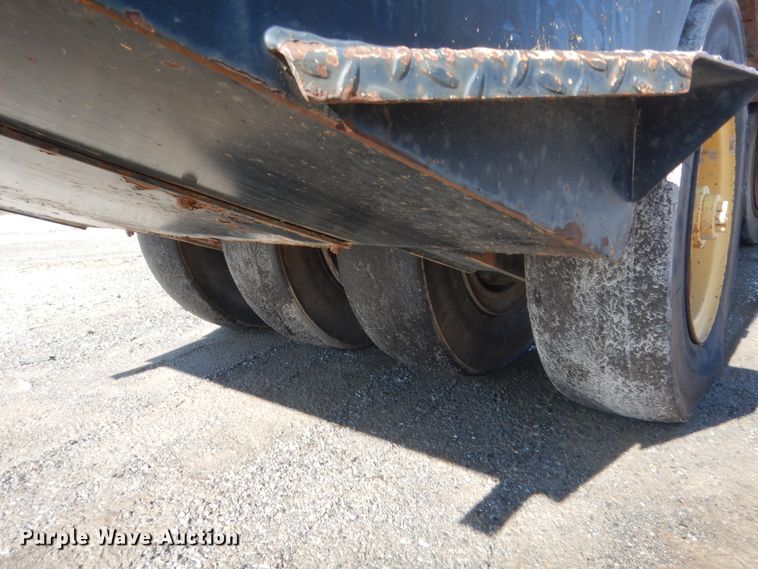 image for item DJ2357 2000 Hypac C530AH  pneumatic roller