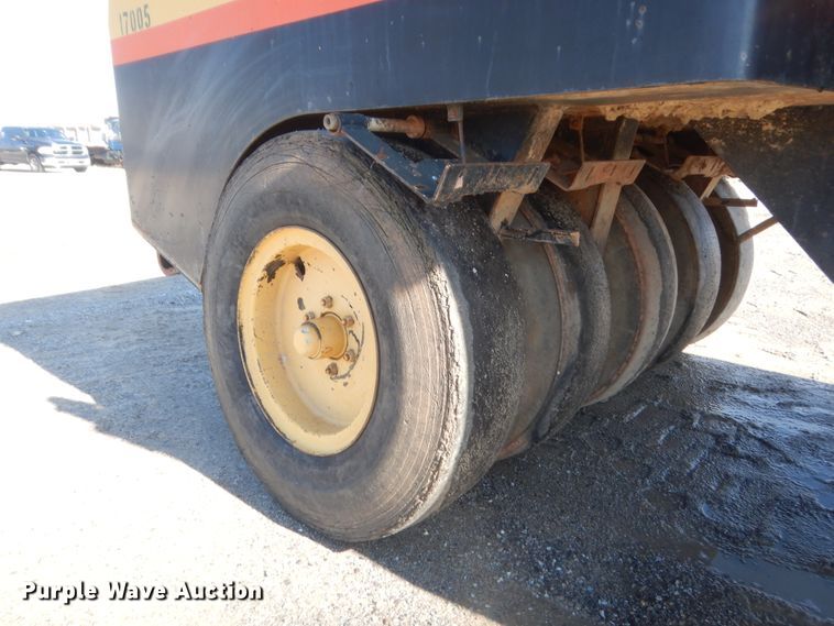 image for item DJ2357 2000 Hypac C530AH  pneumatic roller