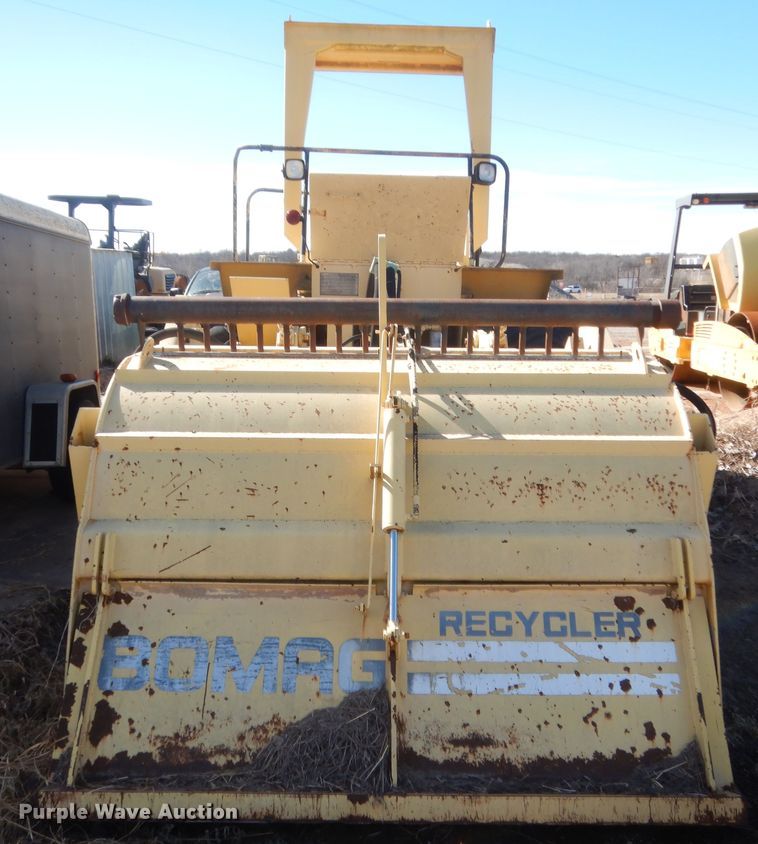 image for item DJ2360 2002 Bomag MPH100R  recycler