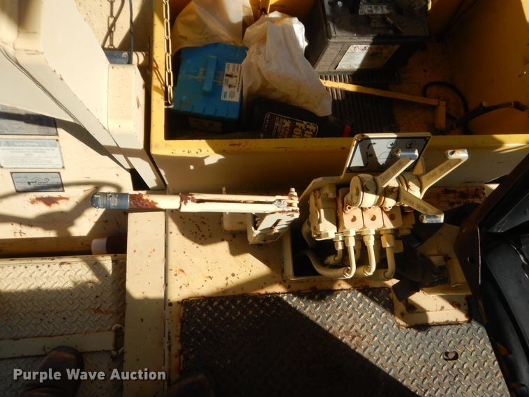 image for item DJ2360 2002 Bomag MPH100R  recycler