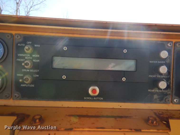 image for item DJ2362 2001 Hypac C778B  double drum vibratory roller