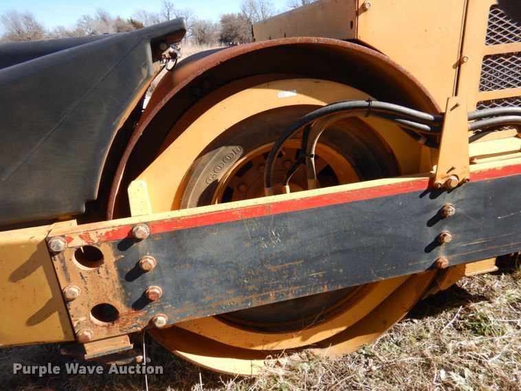 image for item DJ2362 2001 Hypac C778B  double drum vibratory roller