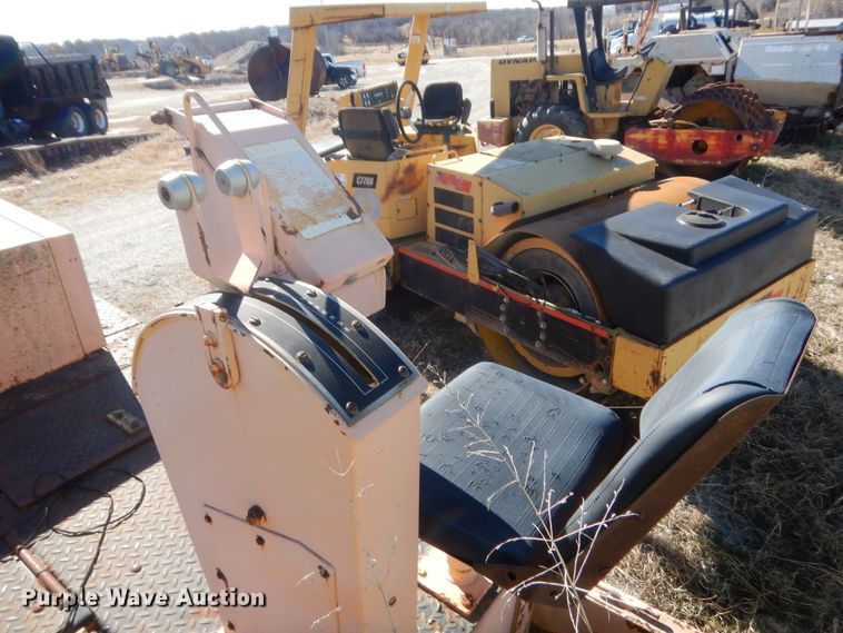 image for item DJ2363 Blaw Knox PF510  paver