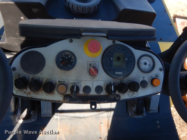 image for item DJ2371 2010 Bomag BW27RH  pneumatic roller