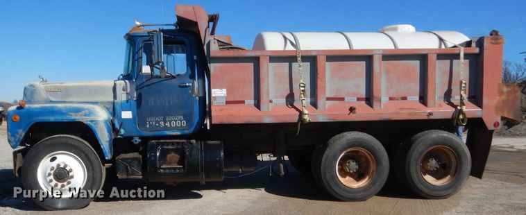 image for item DJ2375 1981 Mack R686ST  dump truck