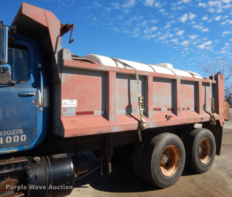 image for item DJ2375 1981 Mack R686ST  dump truck