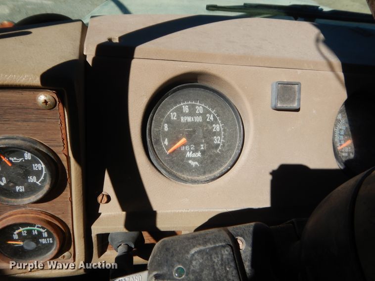 image for item DJ2375 1981 Mack R686ST  dump truck