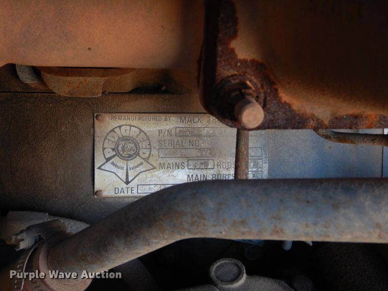 image for item DJ2375 1981 Mack R686ST  dump truck