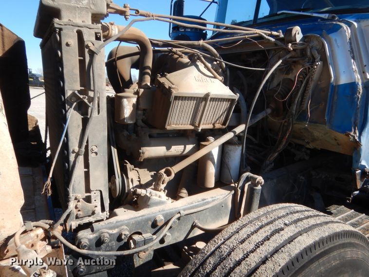 image for item DJ2375 1981 Mack R686ST  dump truck