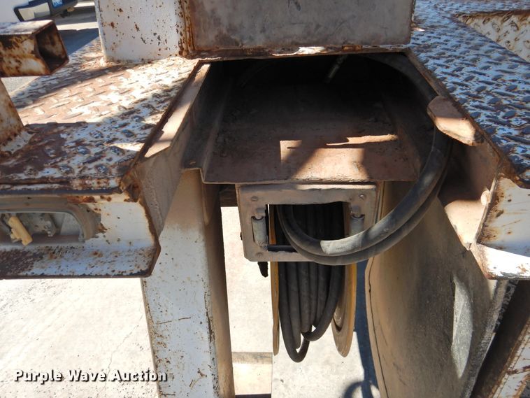 image for item DJ8324 1985 International 1954  pressure digger derrick truck