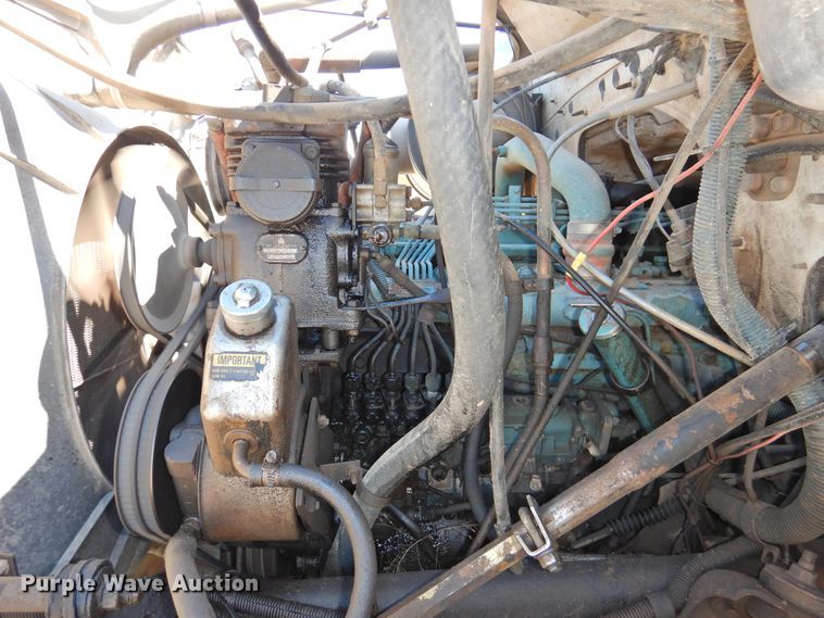 image for item DJ8324 1985 International 1954  pressure digger derrick truck