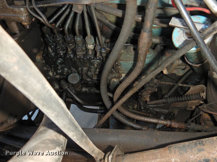 image for item DJ8324 1985 International 1954  pressure digger derrick truck