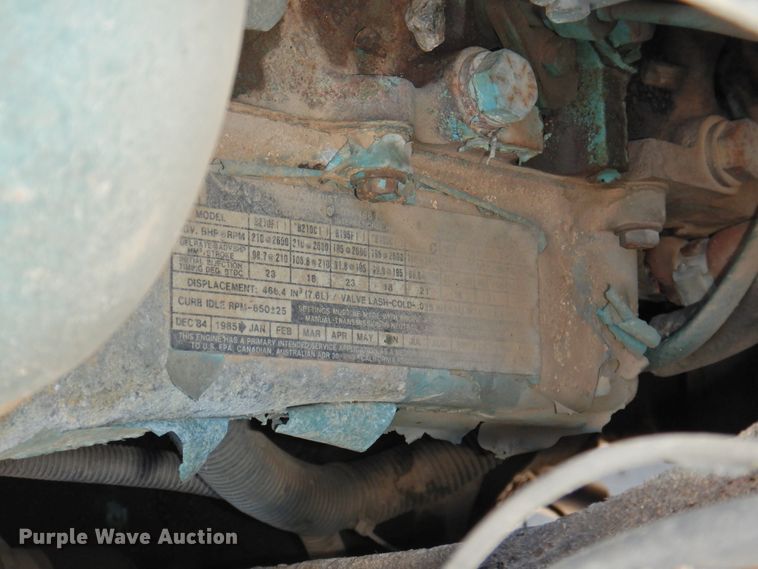 image for item DJ8324 1985 International 1954  pressure digger derrick truck