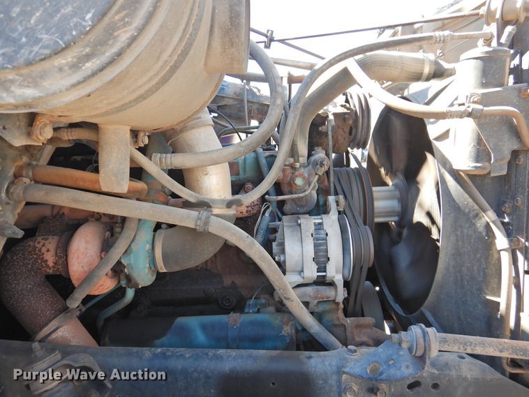 image for item DJ8324 1985 International 1954  pressure digger derrick truck