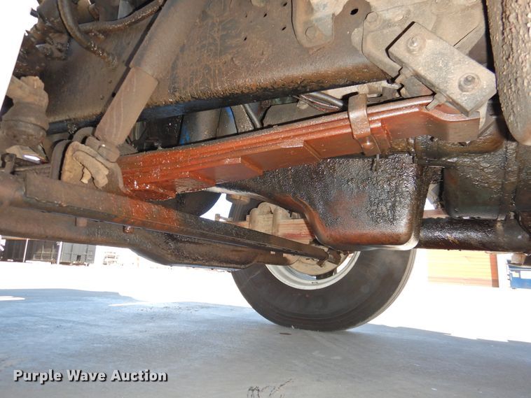 image for item DJ8324 1985 International 1954  pressure digger derrick truck