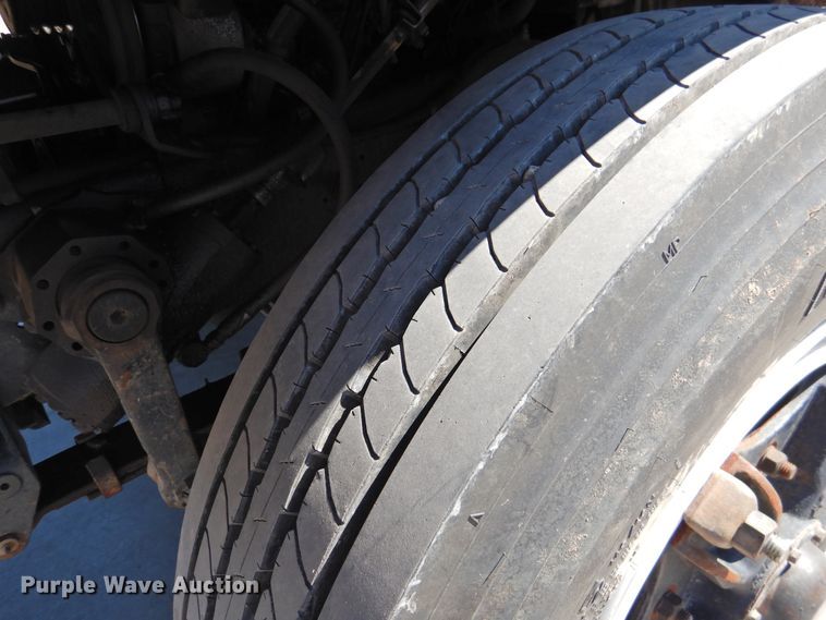 image for item DJ8324 1985 International 1954  pressure digger derrick truck