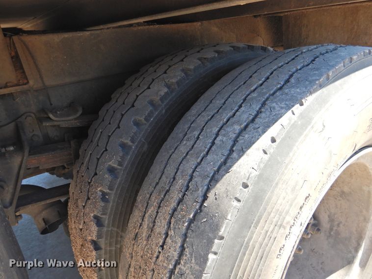 image for item DJ8324 1985 International 1954  pressure digger derrick truck