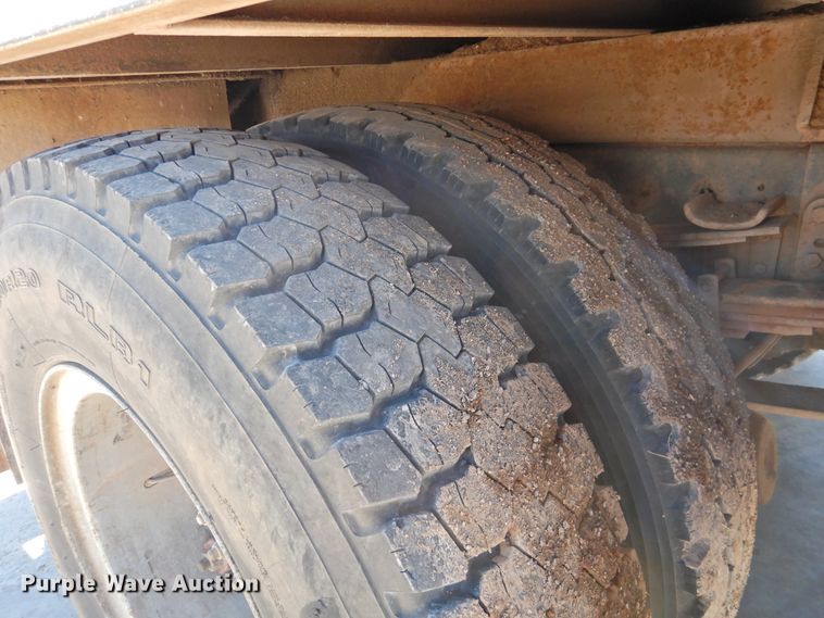 image for item DJ8324 1985 International 1954  pressure digger derrick truck