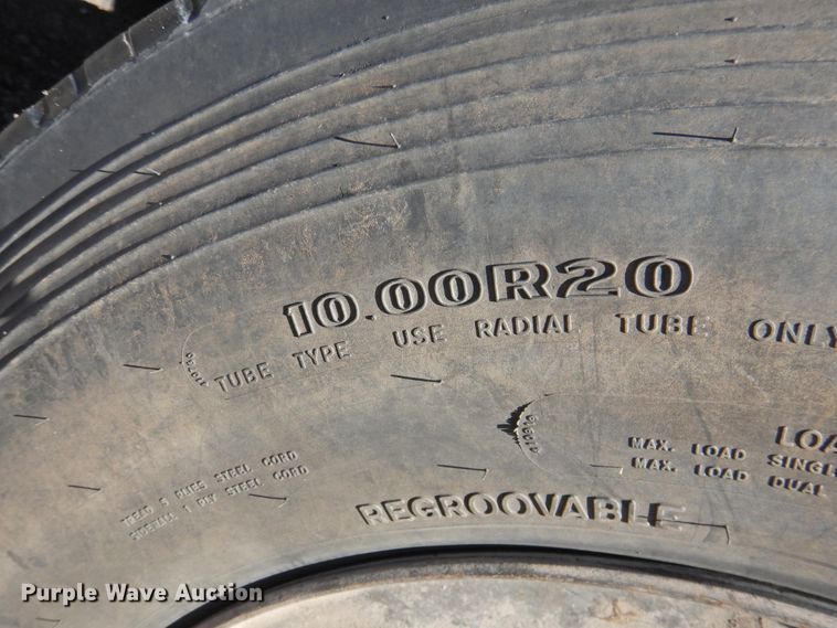 image for item DJ8324 1985 International 1954  pressure digger derrick truck