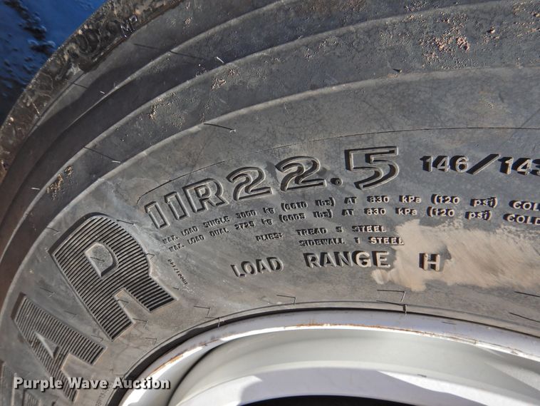 image for item DJ8324 1985 International 1954  pressure digger derrick truck