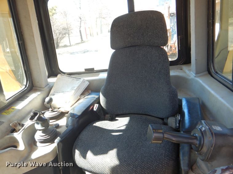 image for item DJ8671 2007 Caterpillar D6R XL Series III  dozer