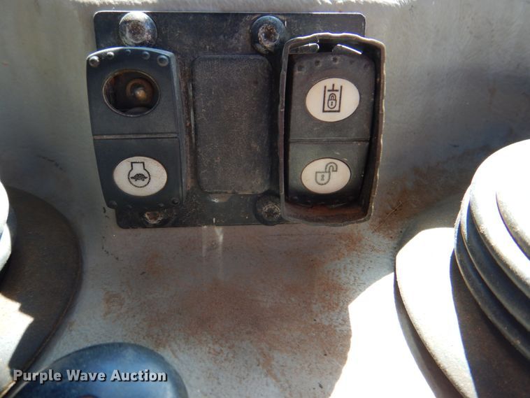 image for item DJ8671 2007 Caterpillar D6R XL Series III  dozer