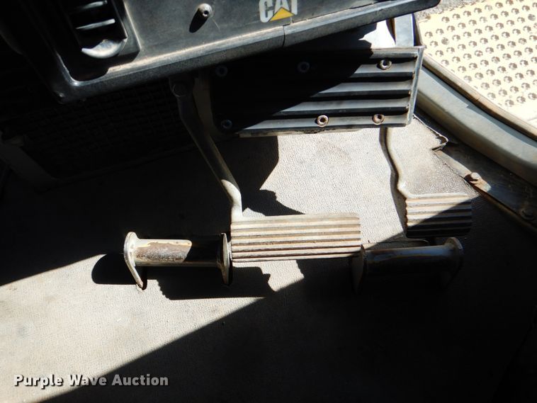 image for item DJ8671 2007 Caterpillar D6R XL Series III  dozer