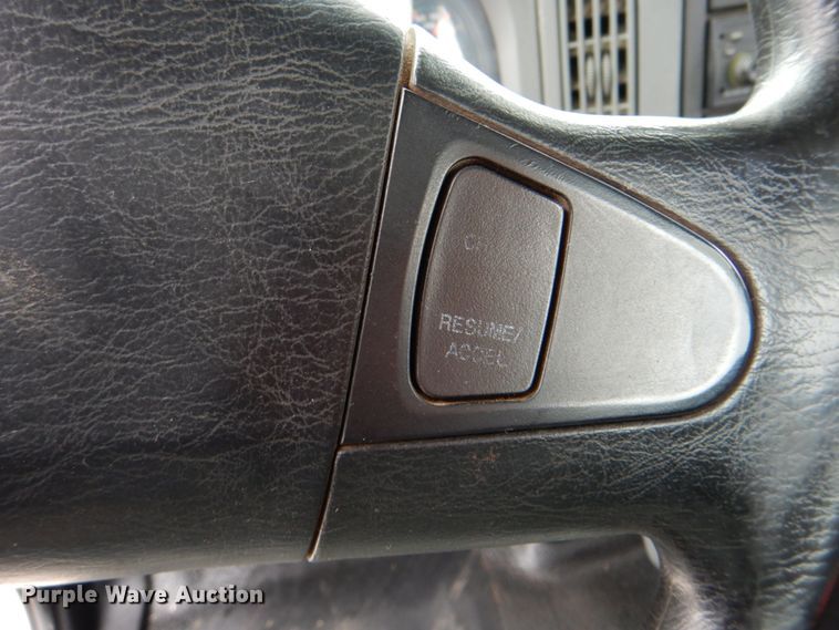 image for item DJ8693 2006 International 7400  bucket truck