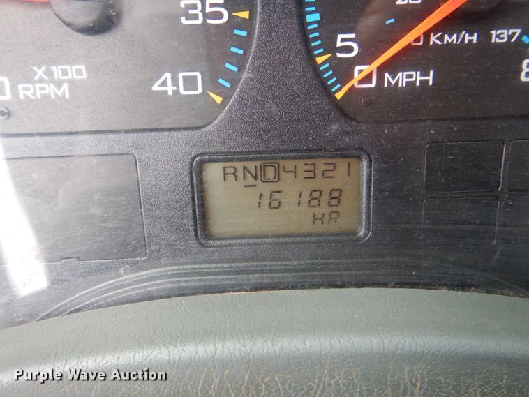 image for item DJ8693 2006 International 7400  bucket truck