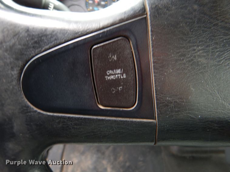 image for item DJ8694 2006 International 4400  pressure digger derrick truck