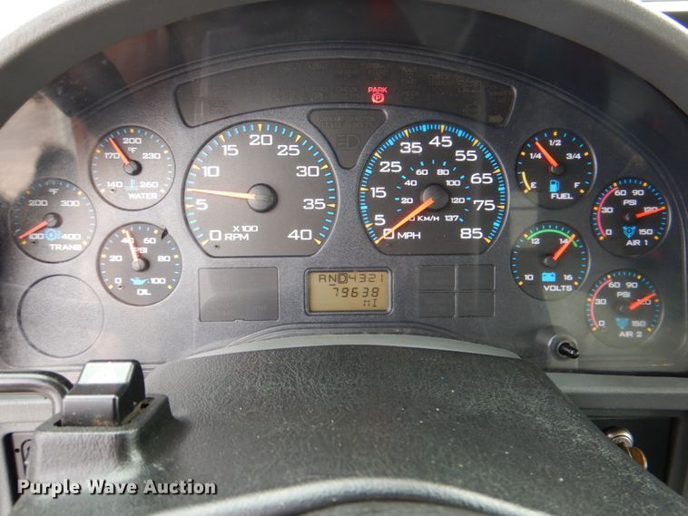 image for item DJ8694 2006 International 4400  pressure digger derrick truck