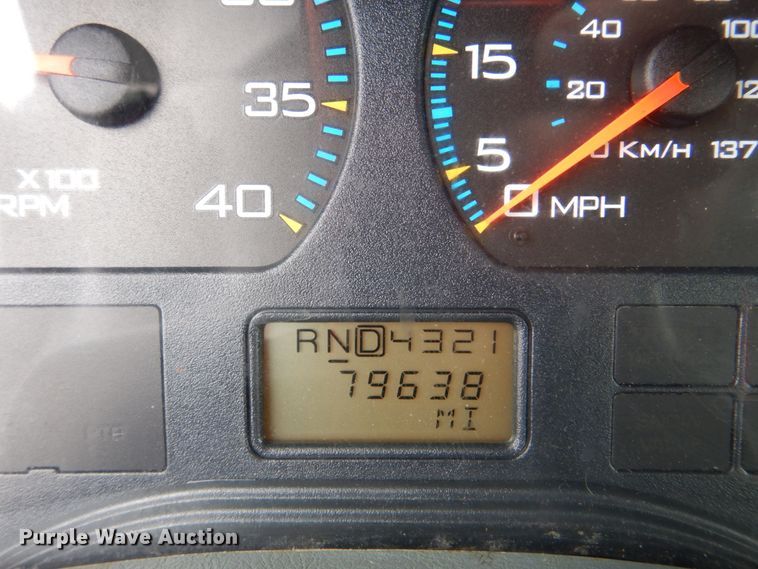 image for item DJ8694 2006 International 4400  pressure digger derrick truck