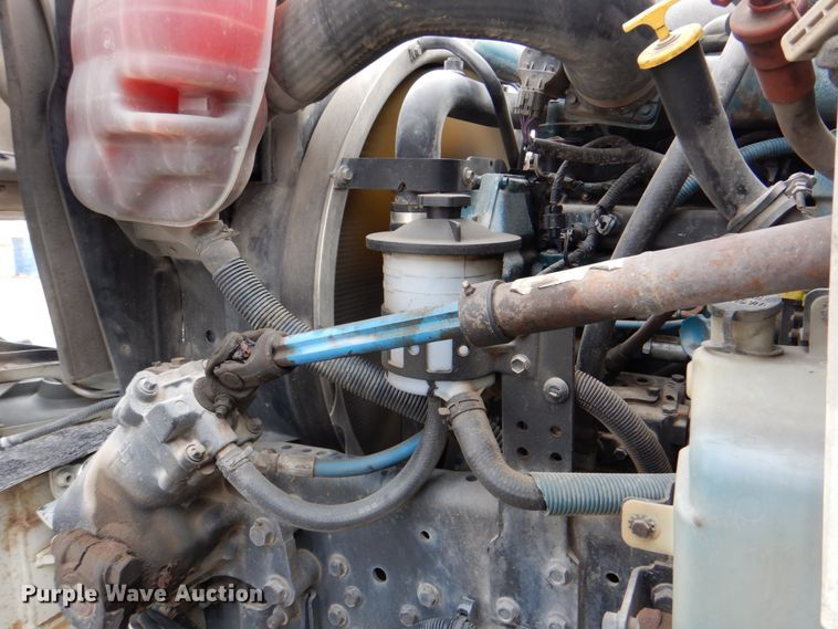 image for item DJ8694 2006 International 4400  pressure digger derrick truck