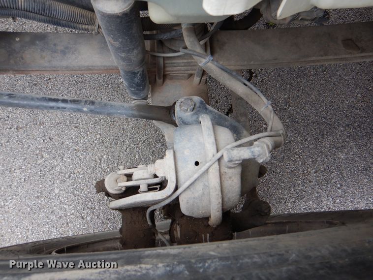 image for item DJ8694 2006 International 4400  pressure digger derrick truck