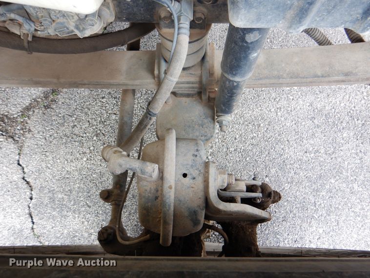 image for item DJ8694 2006 International 4400  pressure digger derrick truck