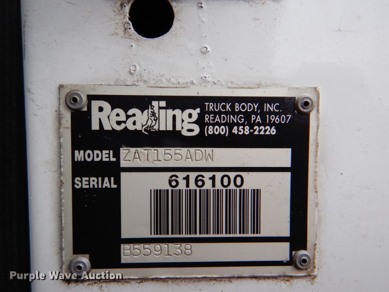 image for item DJ8694 2006 International 4400  pressure digger derrick truck