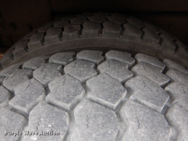 image for item DJ8694 2006 International 4400  pressure digger derrick truck