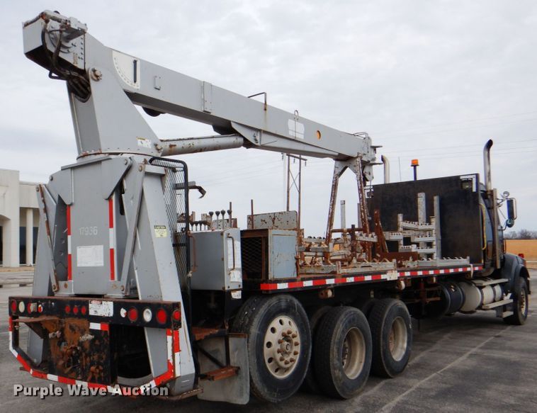 image for item DJ8695 2009 Western Star 4900SA  crane truck