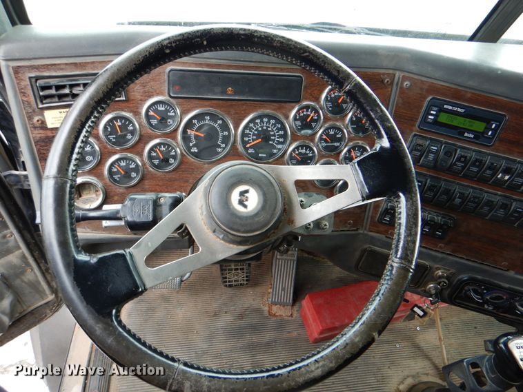 image for item DJ8695 2009 Western Star 4900SA  crane truck