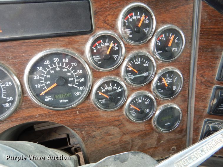 image for item DJ8695 2009 Western Star 4900SA  crane truck