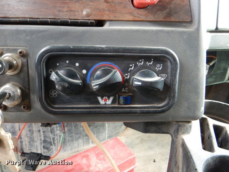 image for item DJ8695 2009 Western Star 4900SA  crane truck