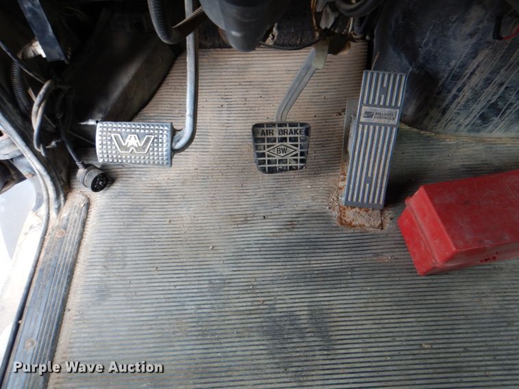 image for item DJ8695 2009 Western Star 4900SA  crane truck