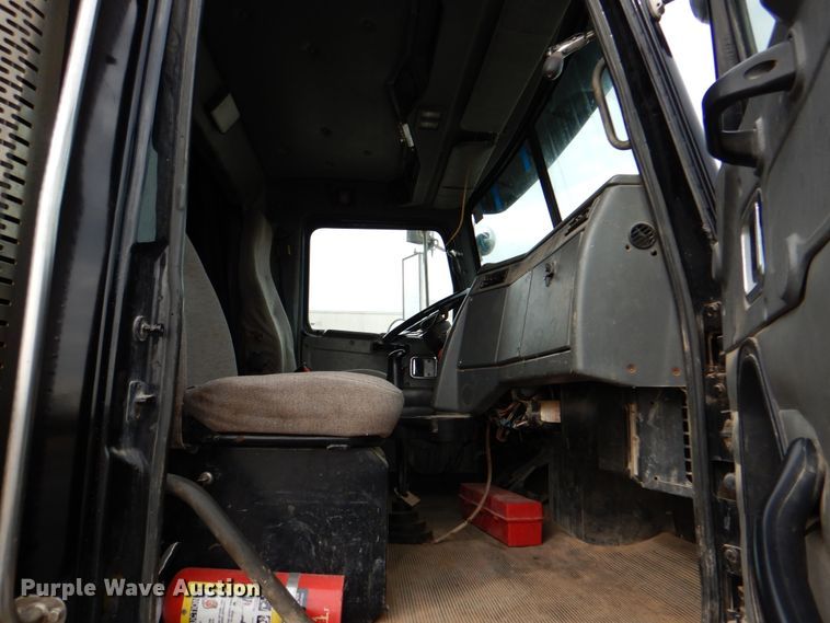 image for item DJ8695 2009 Western Star 4900SA  crane truck