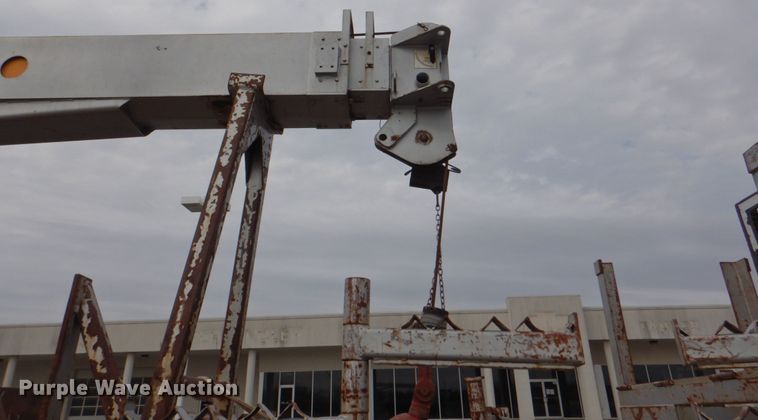 image for item DJ8695 2009 Western Star 4900SA  crane truck