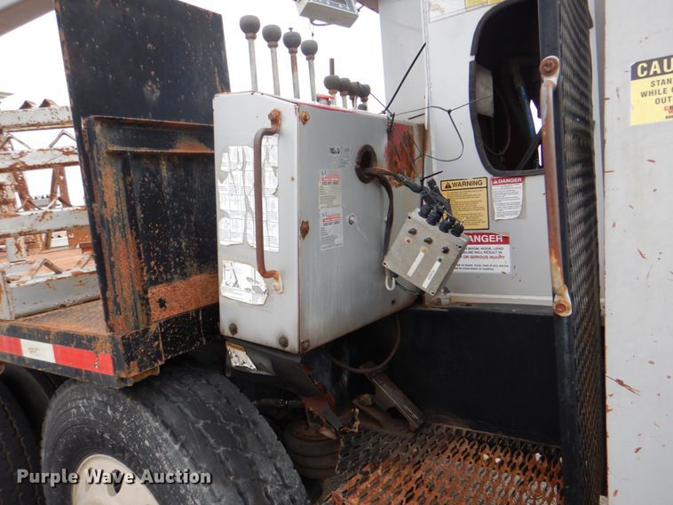 image for item DJ8695 2009 Western Star 4900SA  crane truck