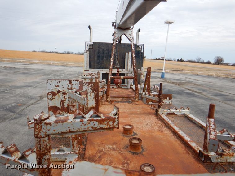 image for item DJ8695 2009 Western Star 4900SA  crane truck